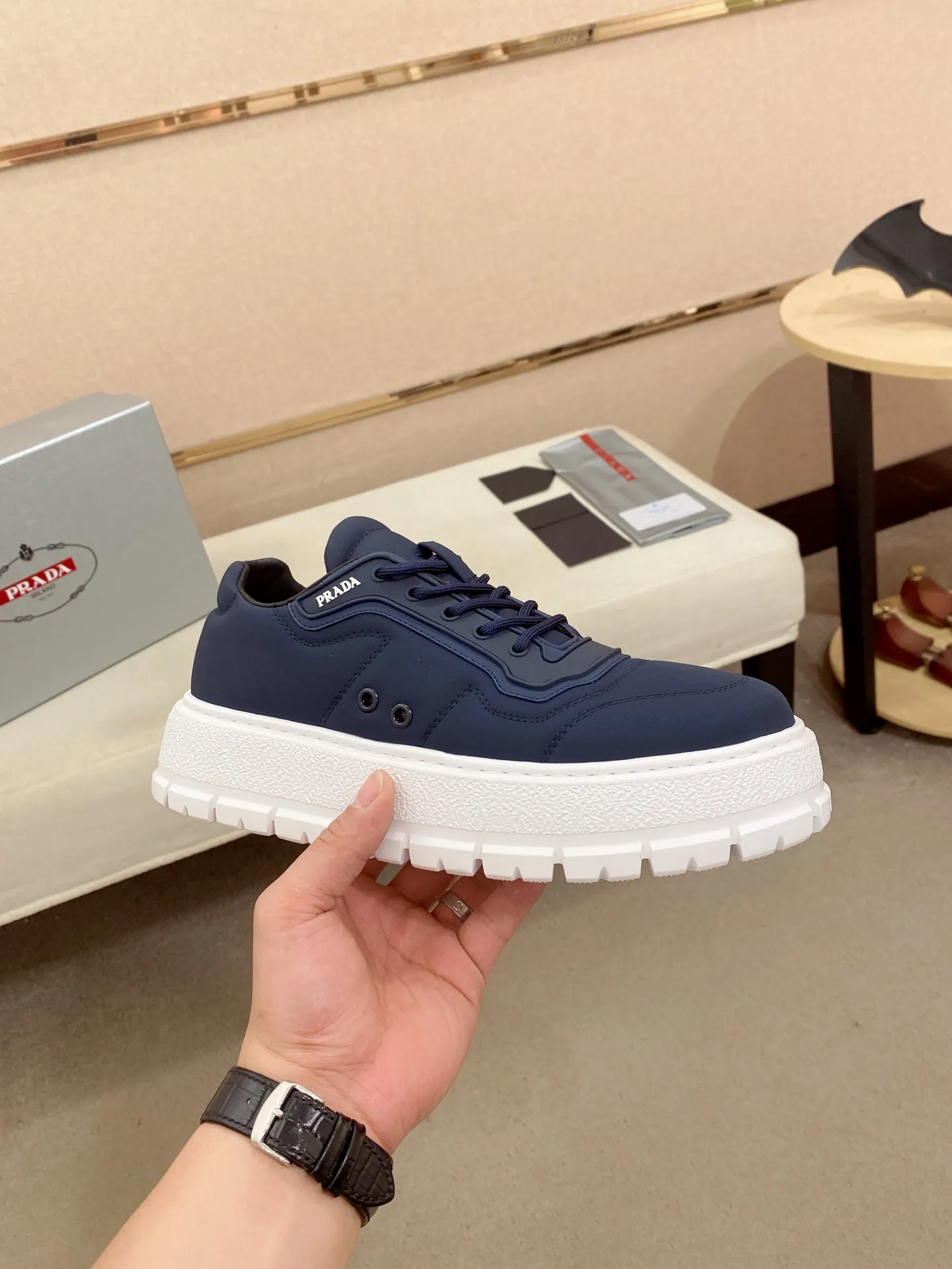 Factory price 580💰 ✔️✔️✔️High version High-quality new PRADA counters are on the market simultaneously, new men's shoes, 😘fabrics imported technological waterproof fabrics, made by pure handicrafts. Lining: Full cowhide lining. 👍🏿 High-end ☄️ air-cushion molded anti-slip rubber outsole, exquisite lines, simple and elegant, comfortable and high-end for leisure travel. Code number: 38 to 45